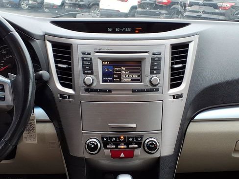 Used 2014 Subaru Outback 2.5i Premium image 11