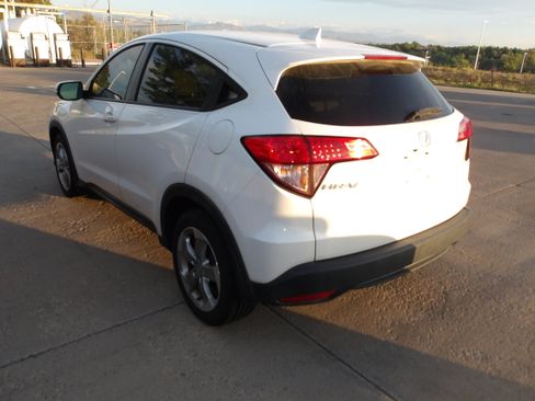Used 2017 Honda HR-V EX image 3