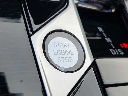 Certified 2023 BMW X7 xDrive40i w/ Executive Package image 23