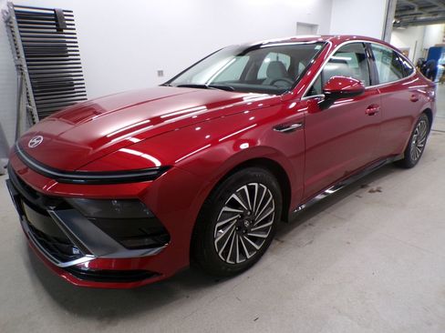 Used 2025 Hyundai Sonata SEL image 2