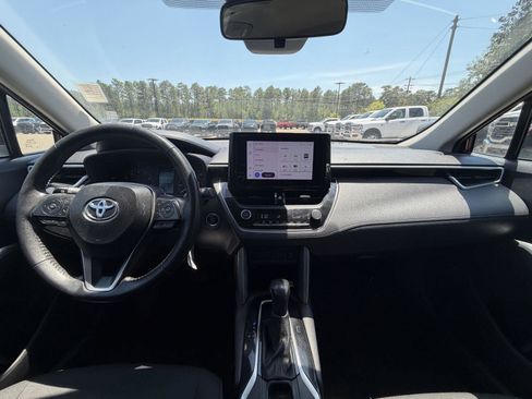 Used 2023 Toyota Corolla Cross LE FWD image 7