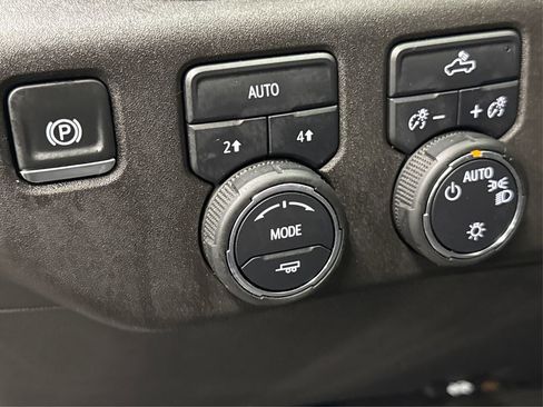 Used 2024 Chevrolet Silverado 1500 LT image 35