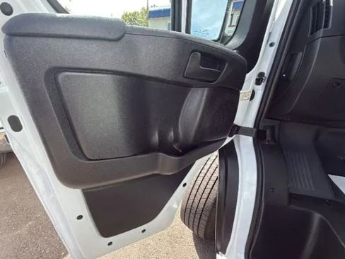 Used 2025 RAM ProMaster 2500 w/ Convenience Group image 16