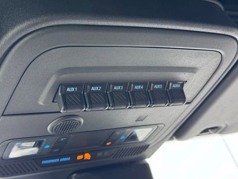 Used 2023 Ford Bronco Wildtrak image 25