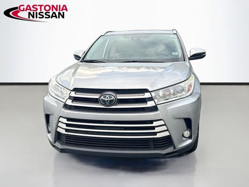 Used 2018 Toyota Highlander XLE FWD image 31