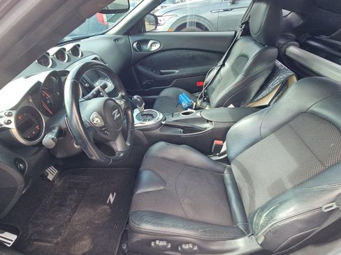 Used 2014 Nissan 370Z Touring w/ Sport Package image 3
