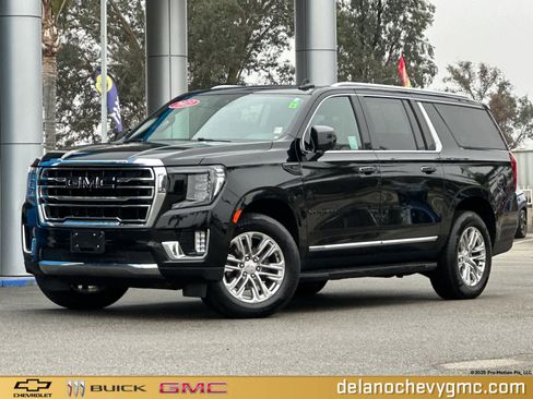 Used 2023 GMC Yukon XL SLT w/ SLT Premium Package image 1