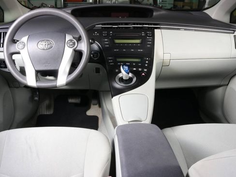 Used 2010 Toyota Prius FWD image 2