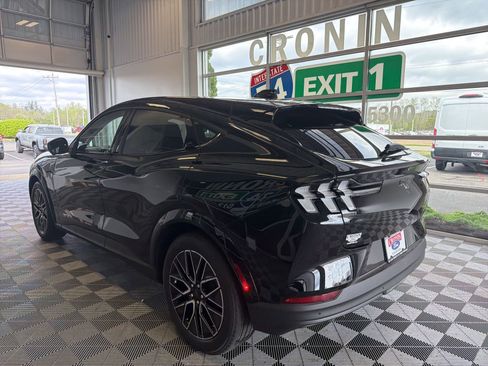 New 2026 Ford Mustang Mach-E Premium image 4