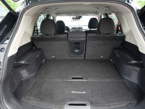Used 2019 Nissan Rogue SV AWD/4WD image 35