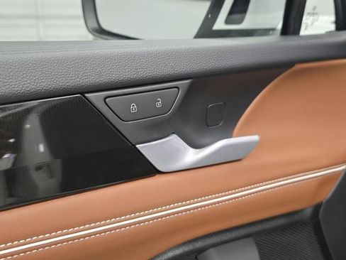 New 2026 Volkswagen Tiguan SEL R-Line AWD/4WD image 18
