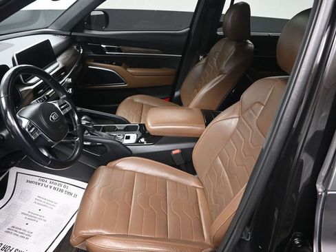 Used 2020 Kia Telluride SX w/ SX Prestige Package image 16