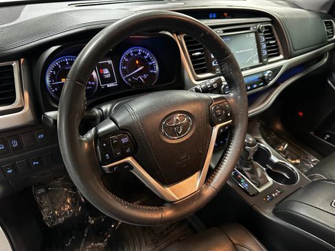 Used 2019 Toyota Highlander Limited image 9
