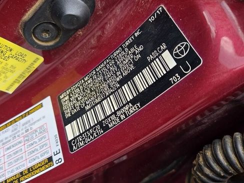 Used 2018 Toyota C-HR XLE FWD image 20