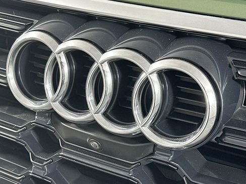 Used 2023 Audi Q5 2.0T Prestige w/ Prestige Package AWD/4WD image 14