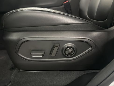 New 2025 Jeep Grand Cherokee L Limited w/ Black Appearance Package image 4