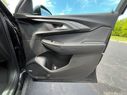Used 2023 Chevrolet TrailBlazer RS w/ Sun and Liftgate Package FWD image 21