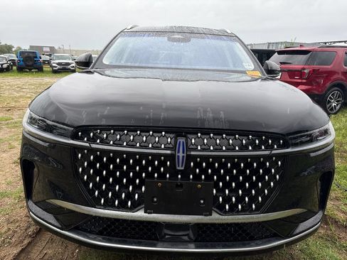 Certified 2024 Lincoln Nautilus Reserve AWD/4WD image 2