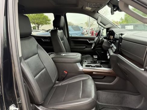 Used 2022 GMC Sierra 1500 SLT AWD/4WD image 28