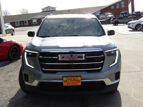 Used 2025 GMC Acadia Elevation image 13