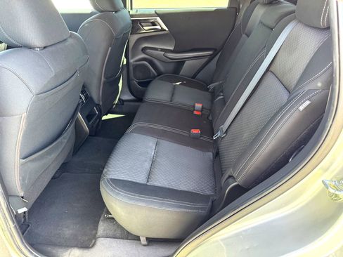 Used 2022 Mitsubishi Outlander ES image 16