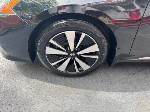 Used 2019 Nissan Altima 2.5 SV FWD image 10