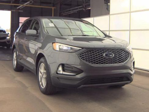 Used 2023 Ford Edge SEL w/ Convenience Package AWD/4WD image 3