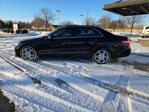 Used 2010 Mercedes-Benz E 550 4MATIC Sedan image 8