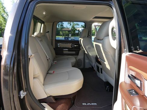 Used 2017 RAM 1500 Laramie w/ Convenience Group AWD/4WD image 29