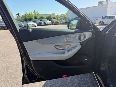 Used 2015 Mercedes-Benz C 300 4MATIC Sedan image 9