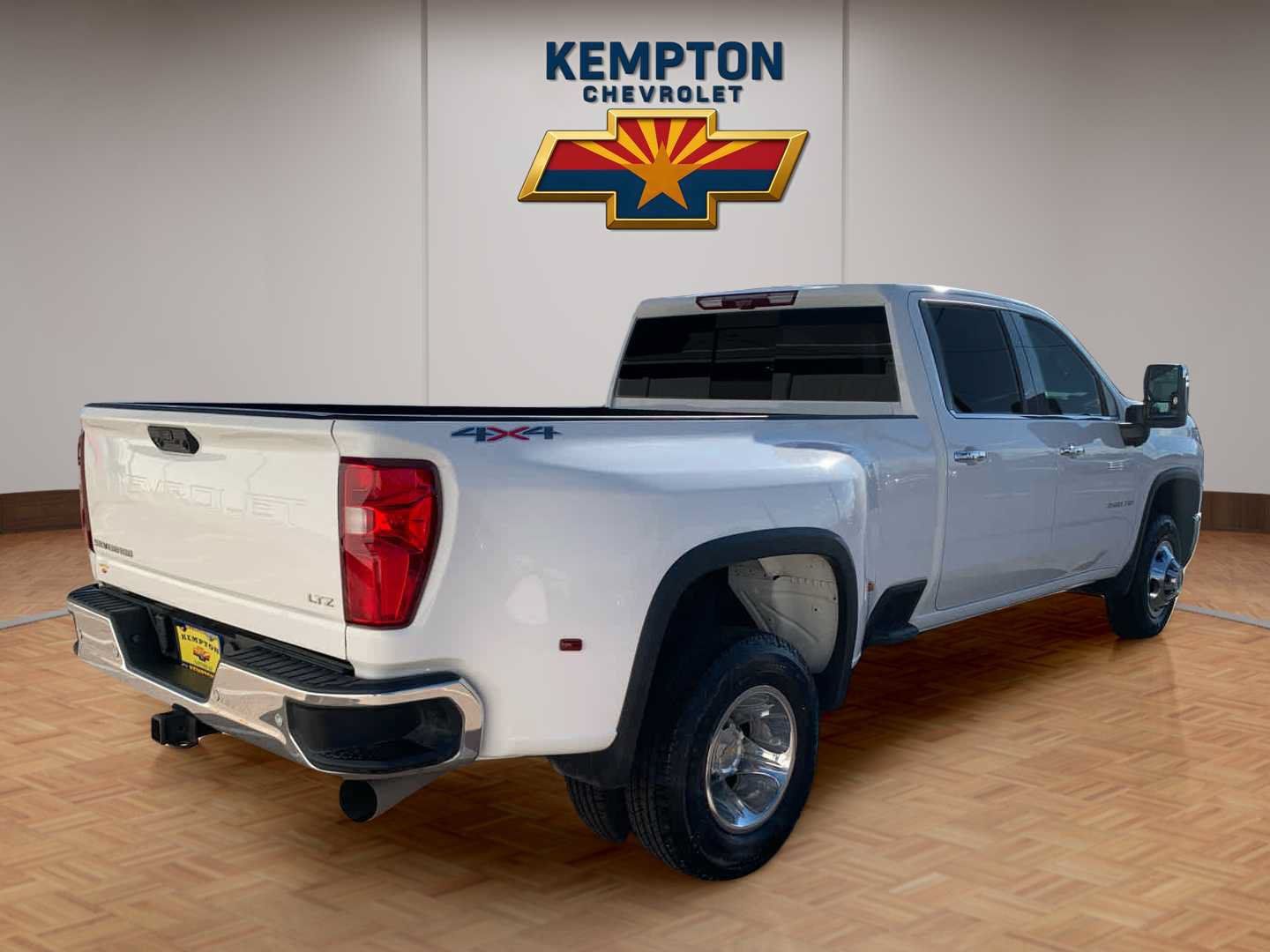 Used 2024 Chevrolet Silverado 3500 LTZ w/ LTZ Plus Package AWD/4WD image 6
