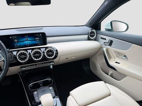 Used 2022 Mercedes-Benz A 220 image 23