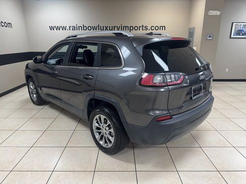 Used 2019 Jeep Cherokee Latitude Plus image 4