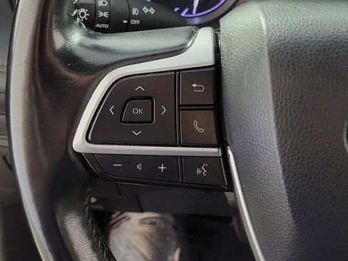 Used 2022 Toyota Highlander XSE FWD image 25