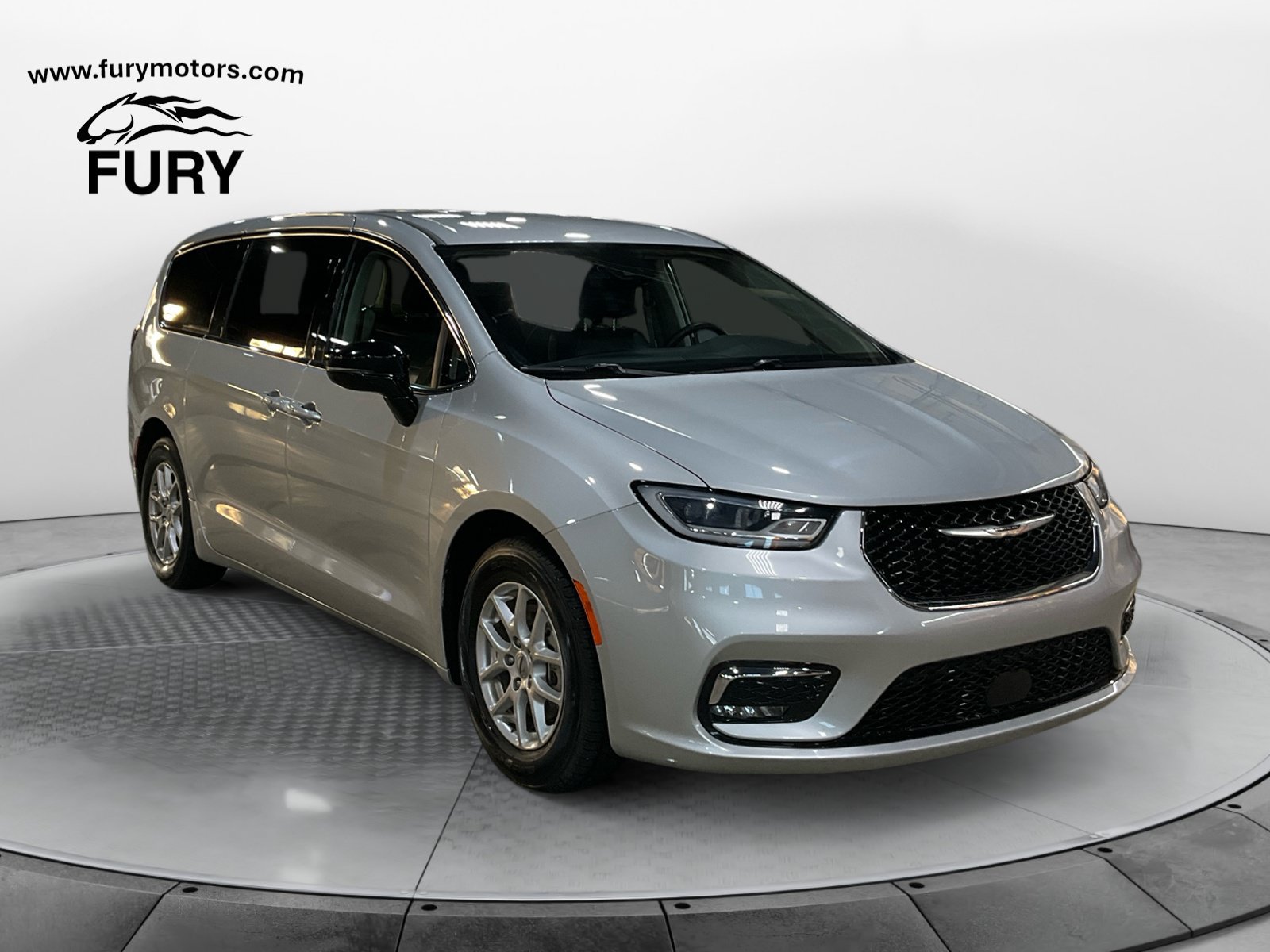 Used 2024 Chrysler Pacifica Touring-L FWD image 1