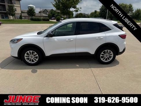 Certified 2022 Ford Escape SE w/ Convenience Package AWD/4WD image 3