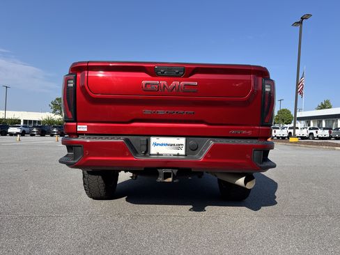 Used 2024 GMC Sierra 2500 AT4 w/ AT4 Premium Plus Package AWD/4WD image 9