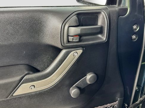 Used 2012 Jeep Wrangler Unlimited Sport w/ Connectivity Group AWD/4WD image 21