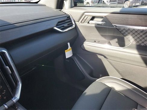 New 2025 GMC Acadia Denali w/ Super Cruise Package image 24