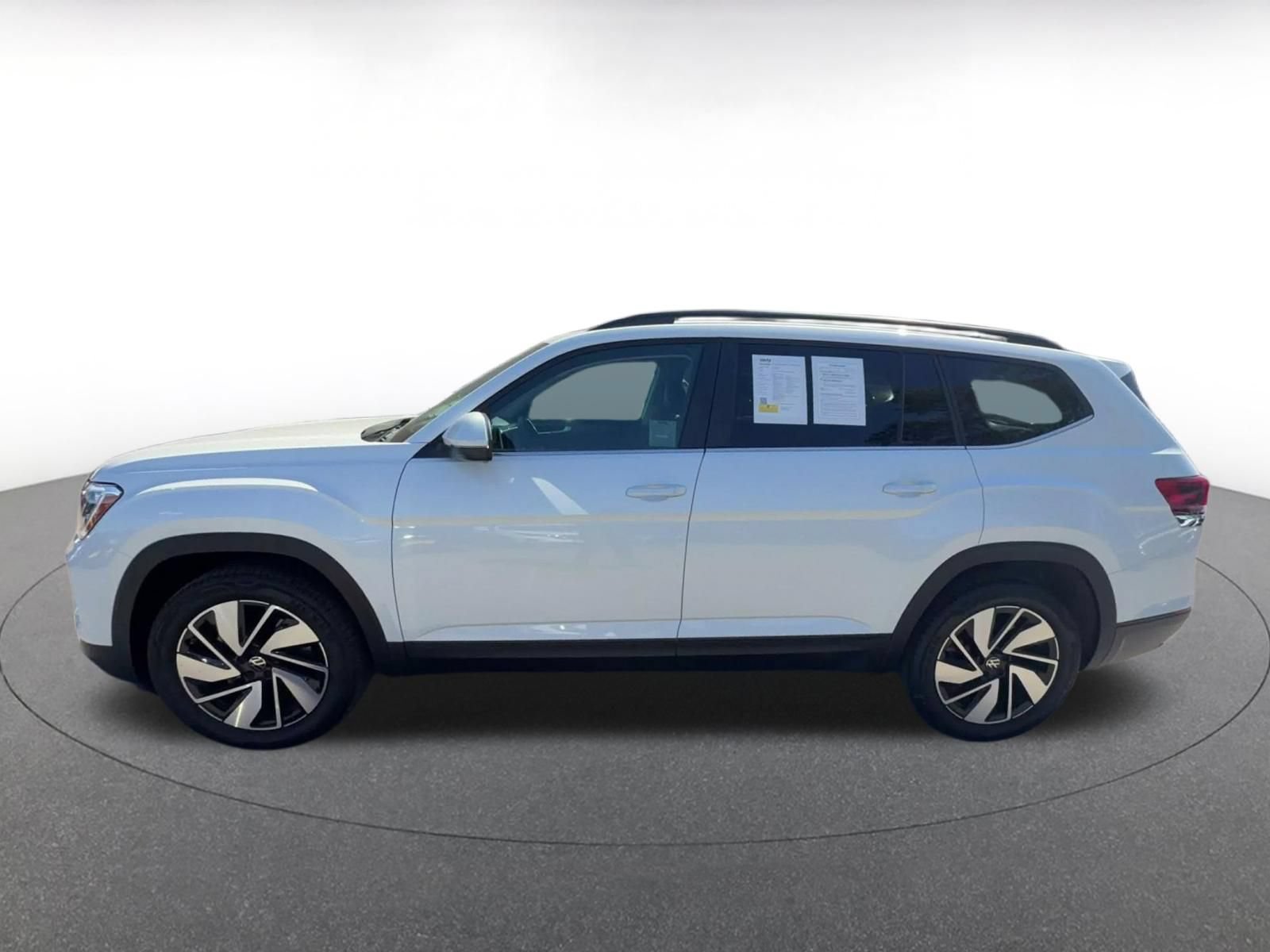 Used 2026 Volkswagen Atlas SE FWD image 8