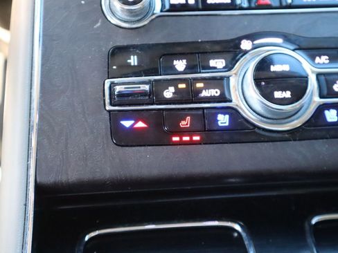 Used 2020 Lincoln Aviator Reserve w/ Equipment Group 202A image 38