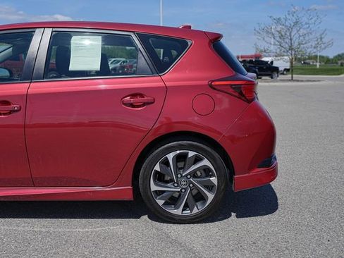 Used 2018 Toyota Corolla iM FWD image 11