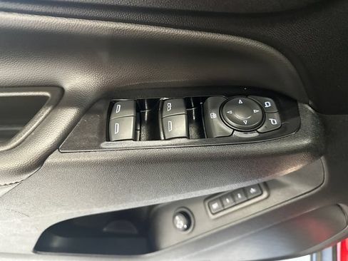 Used 2022 Chevrolet Equinox Premier FWD image 23