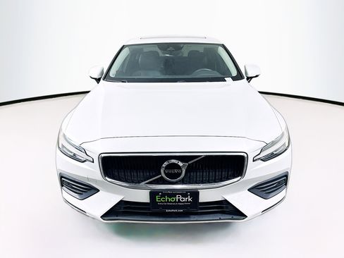Used 2020 Volvo S60 T5 Momentum FWD image 2