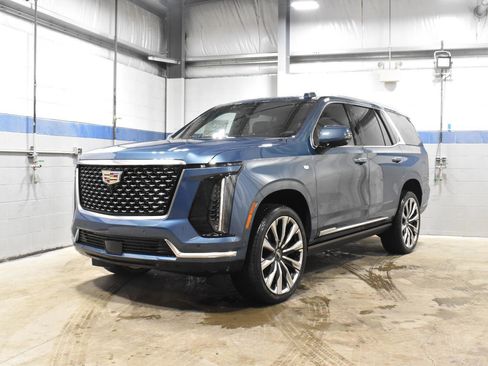 New 2026 Cadillac Escalade Luxury w/ Touring Package AWD/4WD image 1