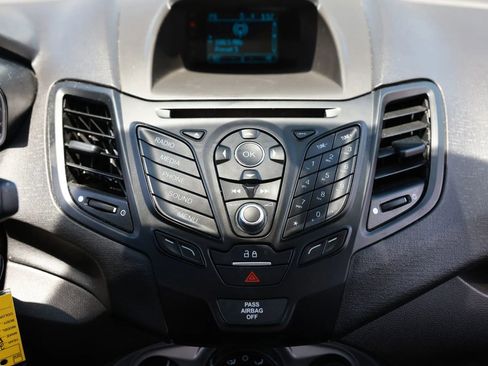 Used 2015 Ford Fiesta SE FWD image 33