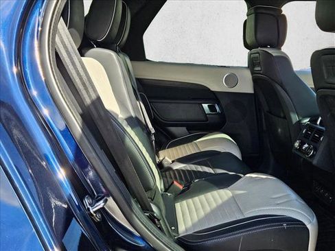 Used 2022 Land Rover Discovery S R-Dynamic image 22