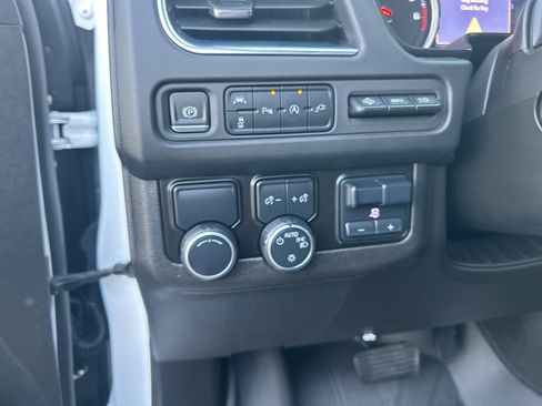 Used 2021 Chevrolet Tahoe Premier w/ Premium Package image 27