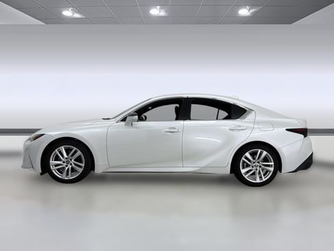 Used 2025 Lexus IS 300 w/ Comfort Package RWD image 2