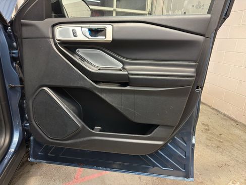 Used 2020 Ford Explorer ST w/ ST Street Pack image 22